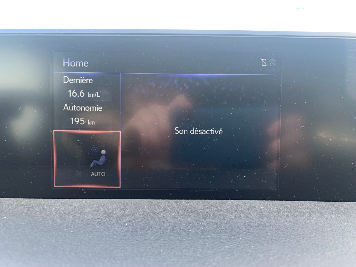 Lexus UX 250 | 184 ch | Pack Confort | Apple car Play | Caméra recul | Régulateur vitesse adaptatif