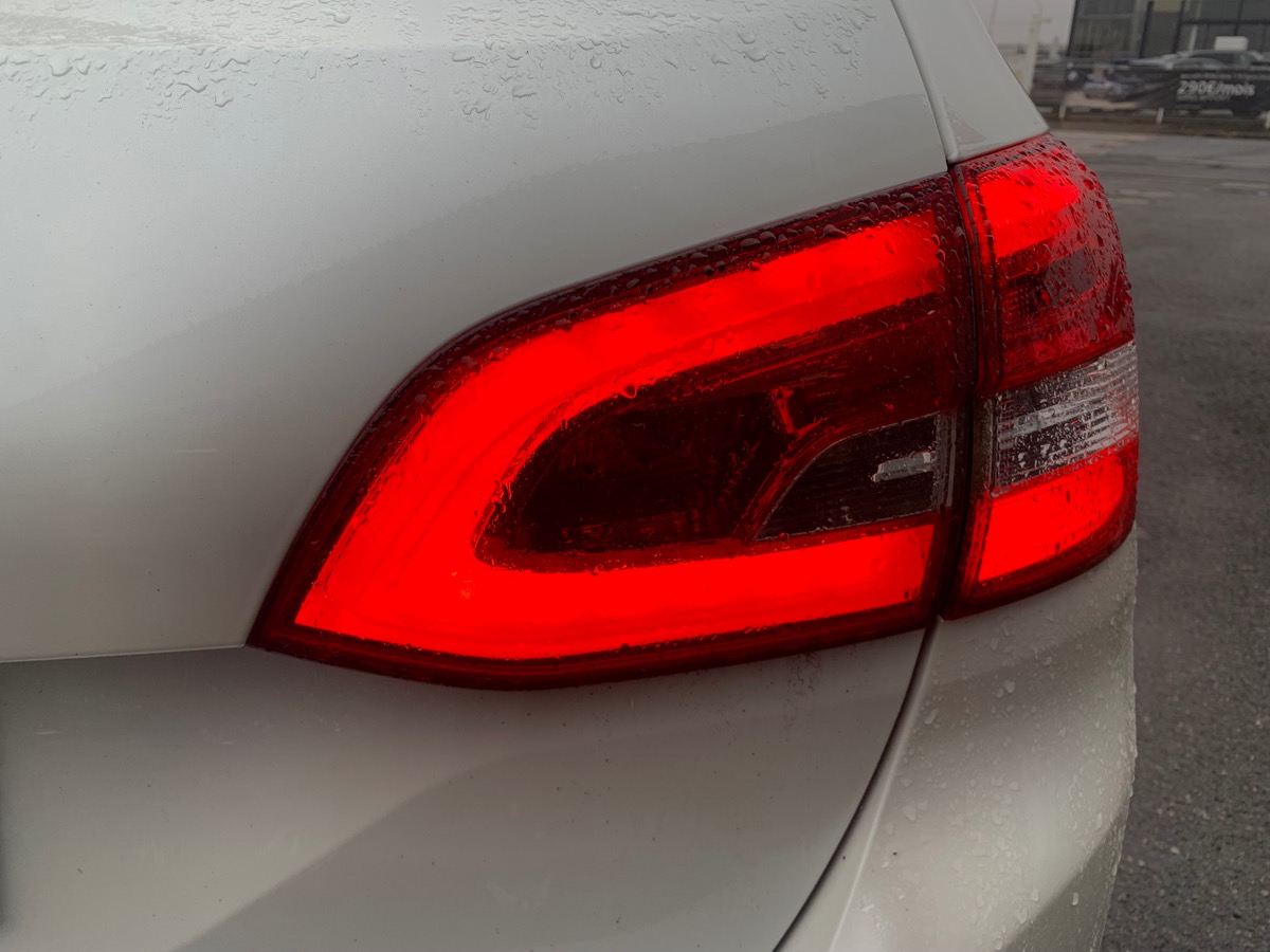 Peugeot 308 SW 130 ch | Allure | Régulateur vitesse | Mirror Screen | Attelage | Radars stationnement