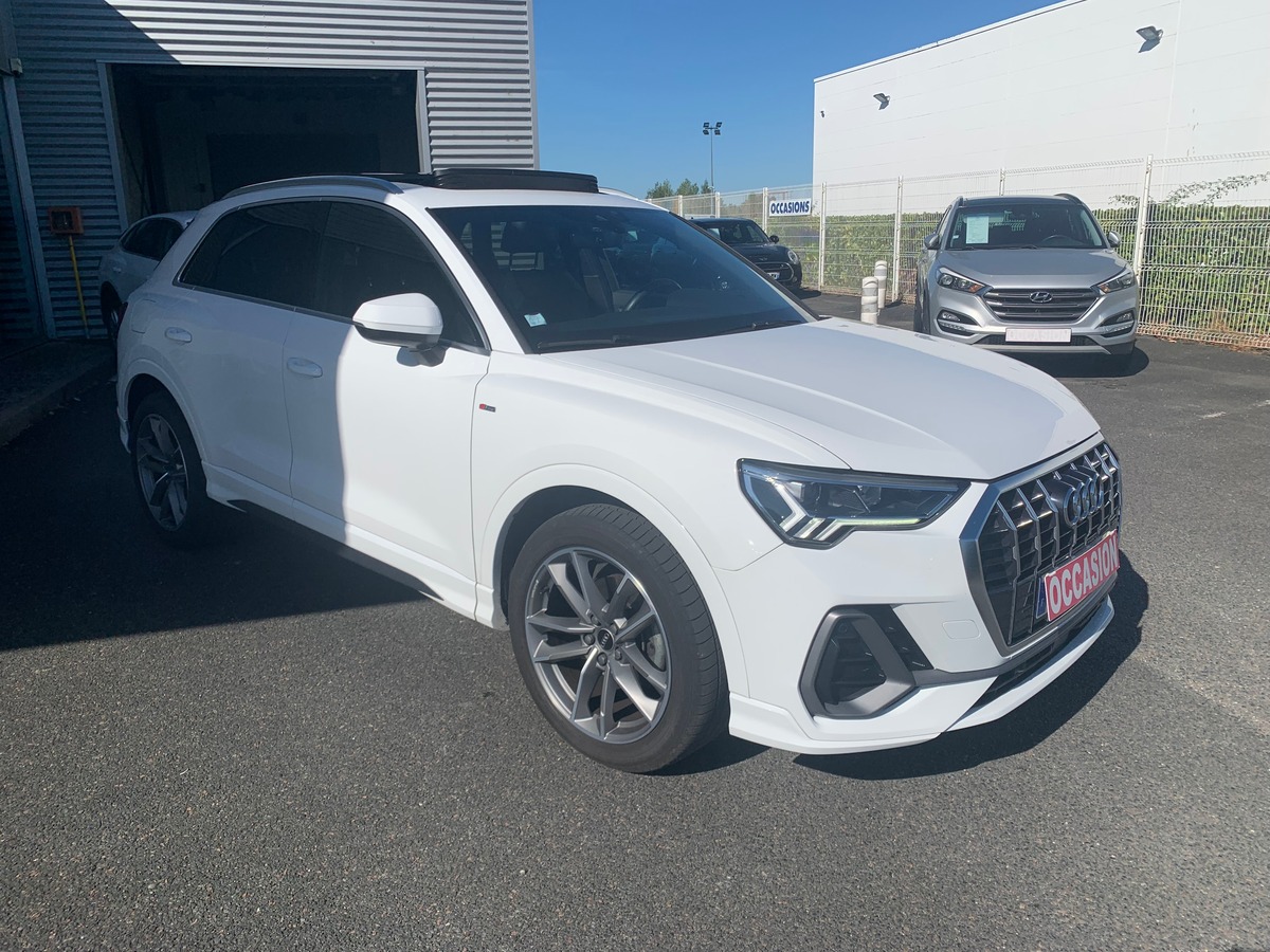 Audi Q3 150 ch | S line | Toit ouvrant | Caméra de recul | Apple car play | Attelage | Régulateur