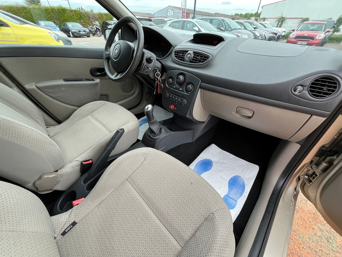RENAULT Clio III 5 Portes 1.5 dCi 70 CH AUTHENTIQUE