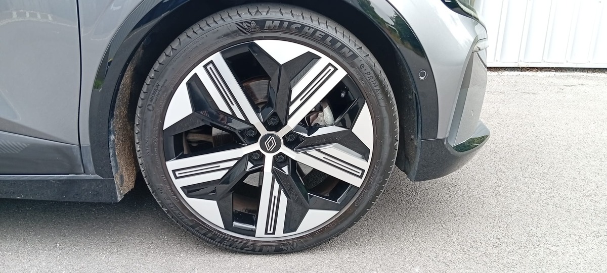 RENAULT MEGANE-E -Tech  EV60 220cv " SOH 95% " Finition "Iconic Optimum Charge C" en Excellent Etat