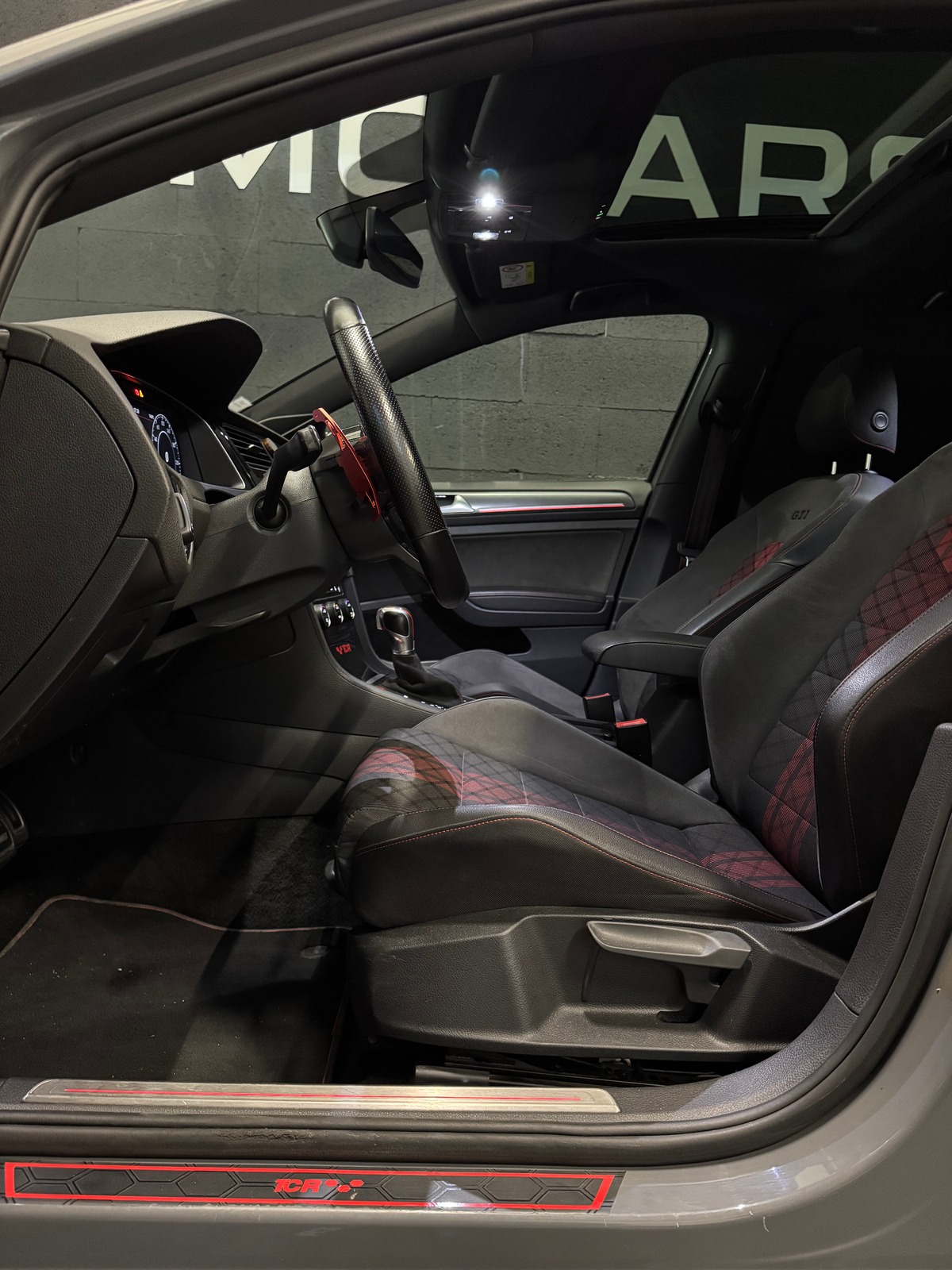 Volkswagen GOLF 7 GTI TCR 2.0 TSI 290CH DSG7 PURE GREY