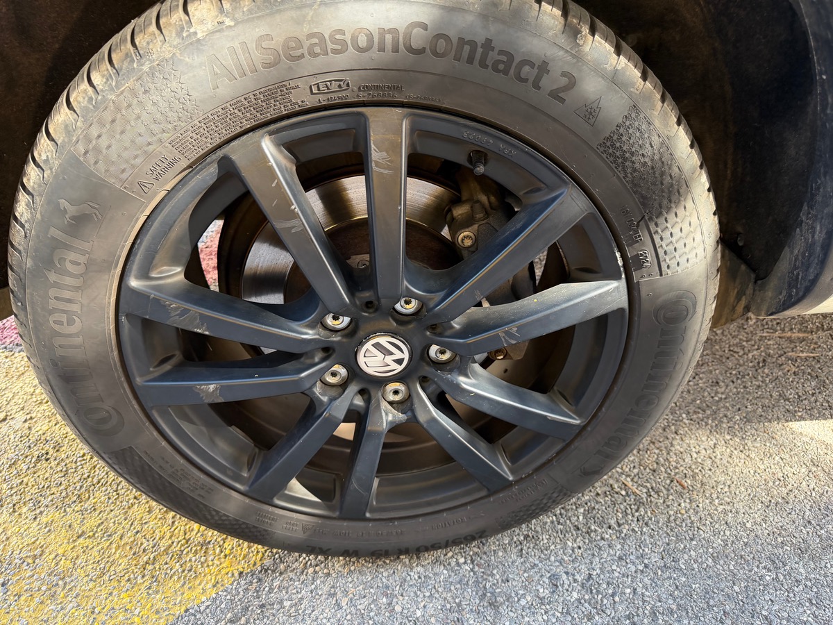 Volkswagen Touareg 3.0 TSI V6 379 CV Hybrid / Jantes Noires / Gps / Carat Edition