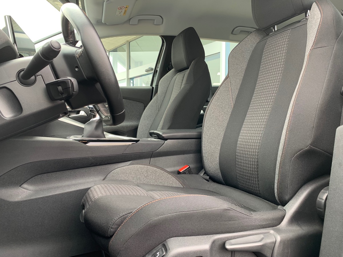Peugeot 5008 130 ch | 7 Places | Active Pack