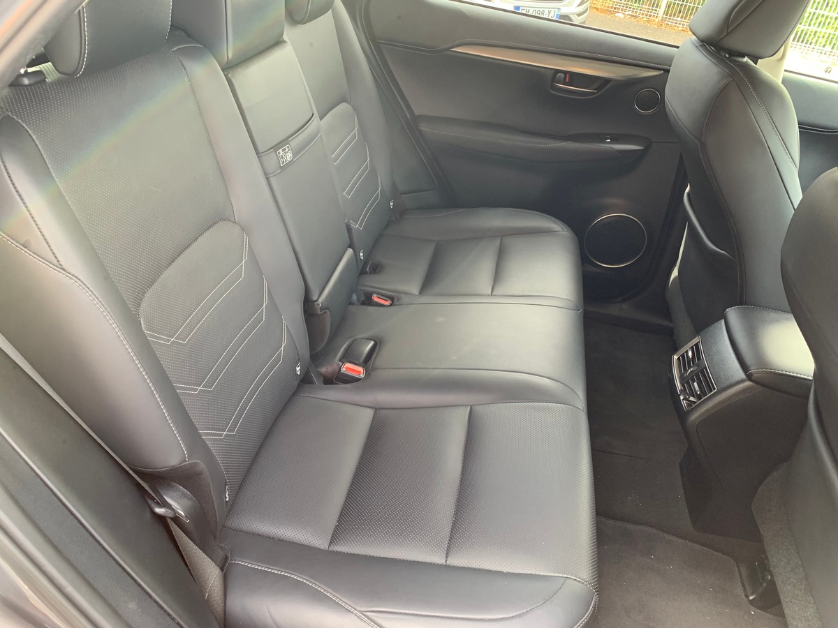 Lexus NX 300h 155 chevaux | Luxe | AWD | Caméra recul | Régulateur vitesse | GPS | Siéges chauffants