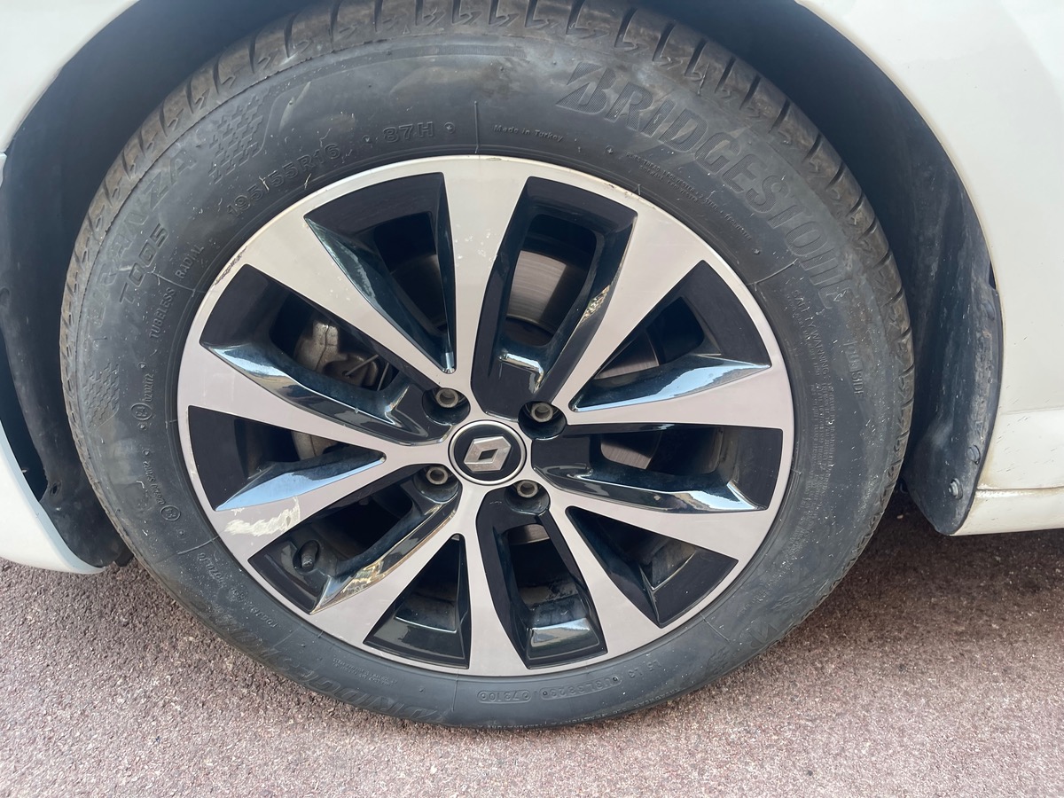 RENAULT Clio ETECH 140 CV / Hybride / Limited / Jantes / CarPlay