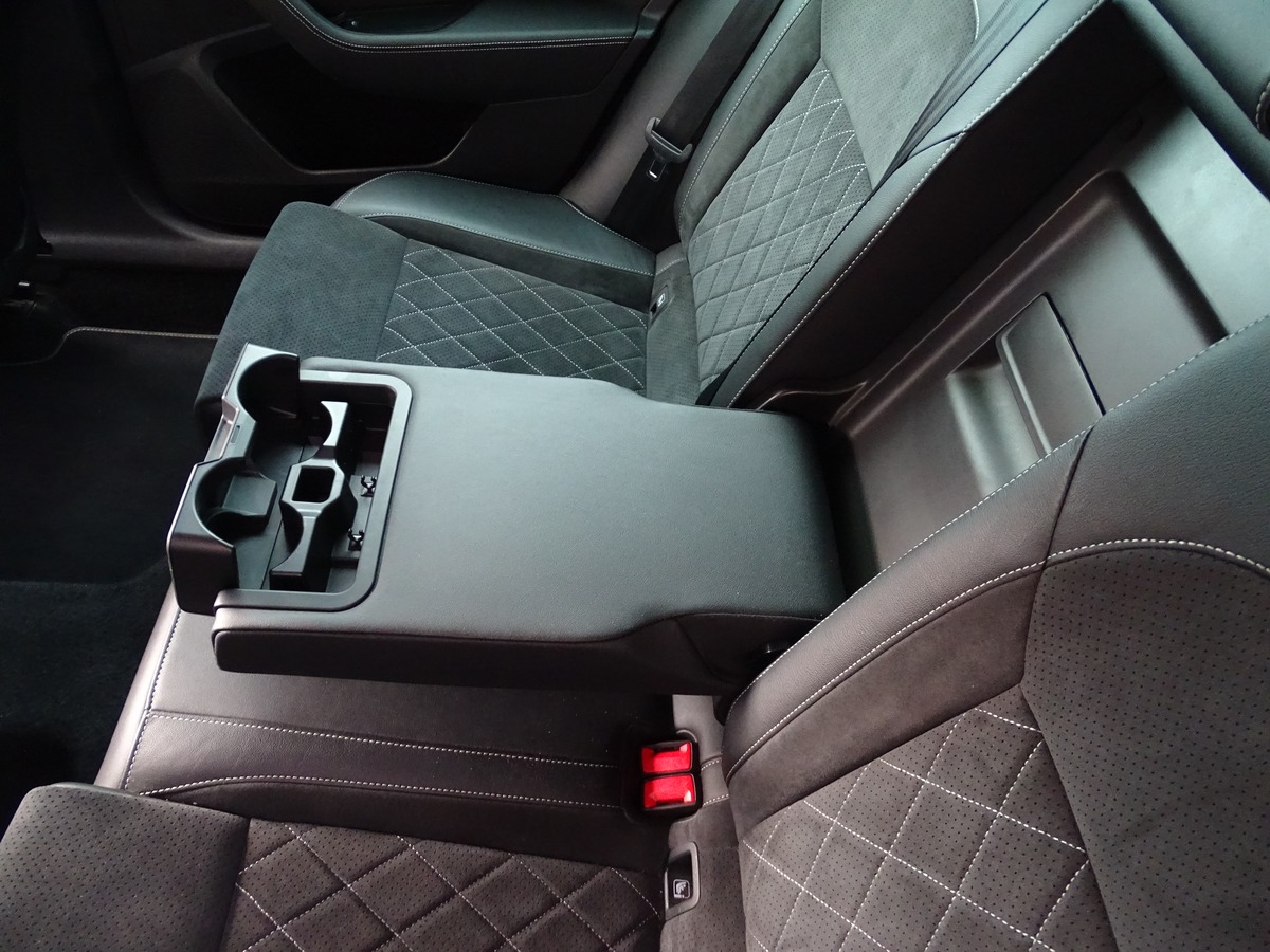 Skoda Superb III (2) COMBI 2.0 TDI 190 SCR SPORTLINE DSG7