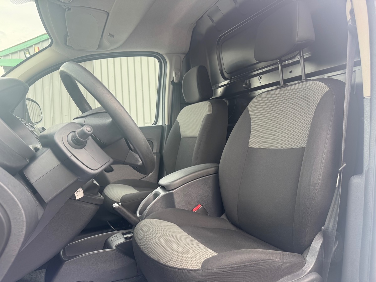 RENAULT Kangoo MAXI 1.5 BDCI 95CH EXTRA RLINK / PRIX HORS TAXE
