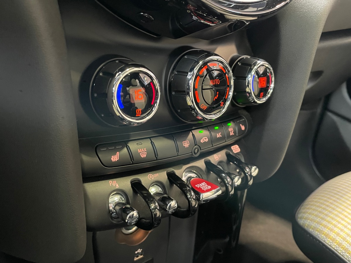 Mini Cooper S 5 PORTES 2.0 i DKG7 178 - TOIT OUVRANT/CARPLAY/SIEGES CHAUFFANTS - GARANTIE 2027