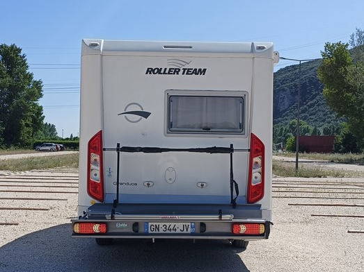 ROLLER TEAM GRANDUCA 255P FIAT DUCATO 2.3 JTD 130 CV + MOTO 125CC BENELLI