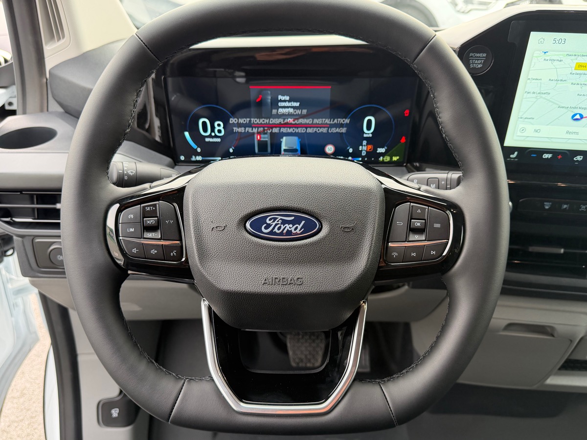 Ford TRANSIT CUSTOM 320 L2H1 2.0 TDCI 170CH BVA8 SPORT / TVA RÉCUPÉRABLE