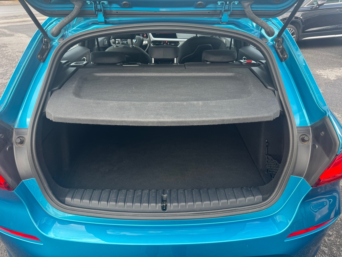 Bmw Série 1 118i BUSINESS DESIGN DKG7 / 1 ERE MAIN