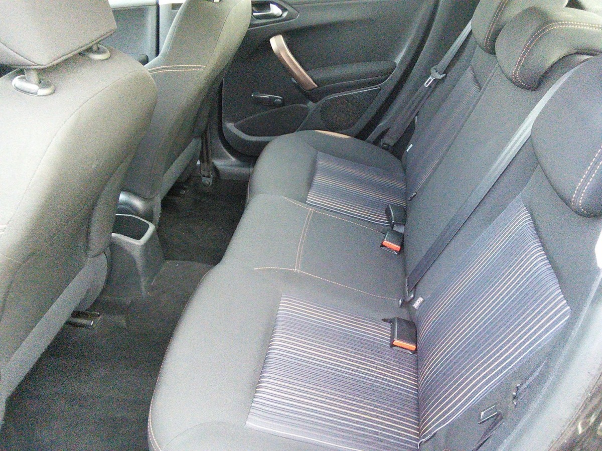 Peugeot 208 1.6 92 HDi Urban Soul - 5 PORTES  - REVISEE ET GARANTIE - DISTRIBUTION FAITE