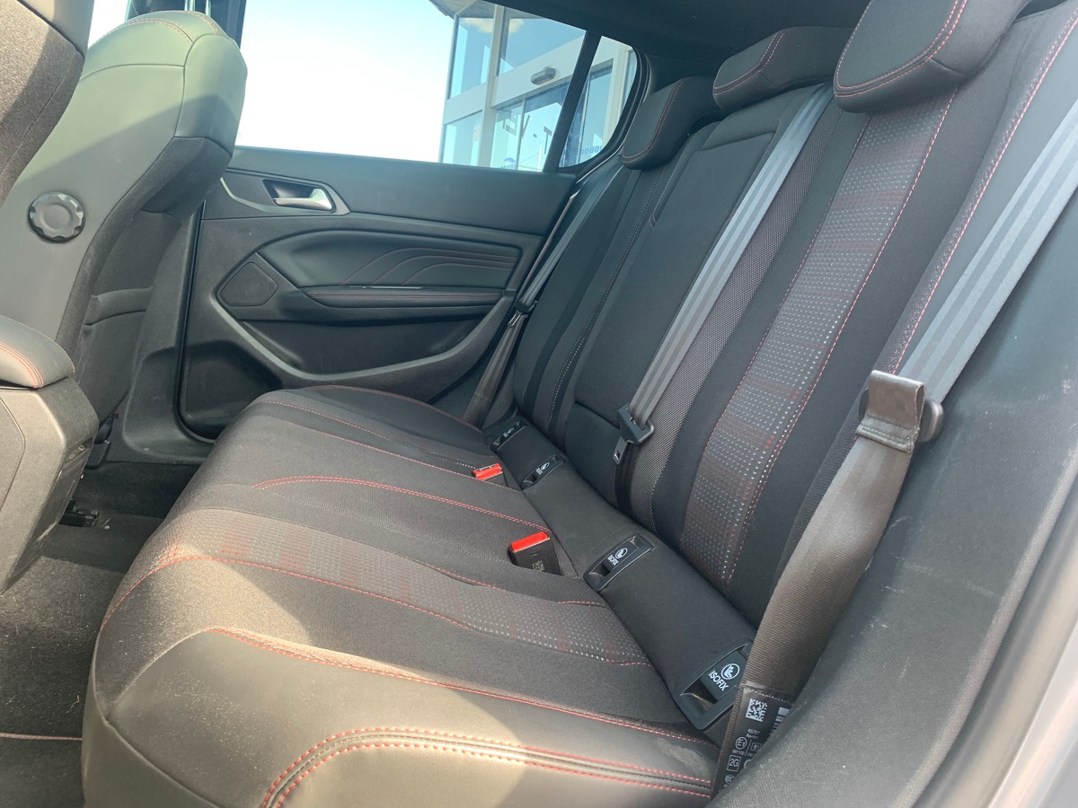 Peugeot 308 130 ch | GT Line | Toit panoramique | Apple car play | Avertisseur angles morts | Radars