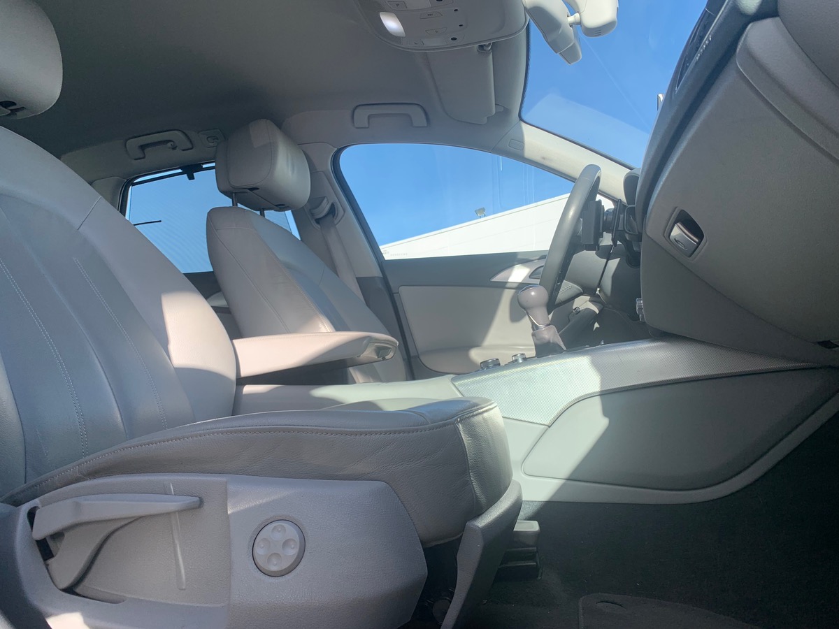 Audi A6 Avant 204 ch | V6 | Radar de stationnement avant arriére | Régulateur vitesse | GPS | Cuir