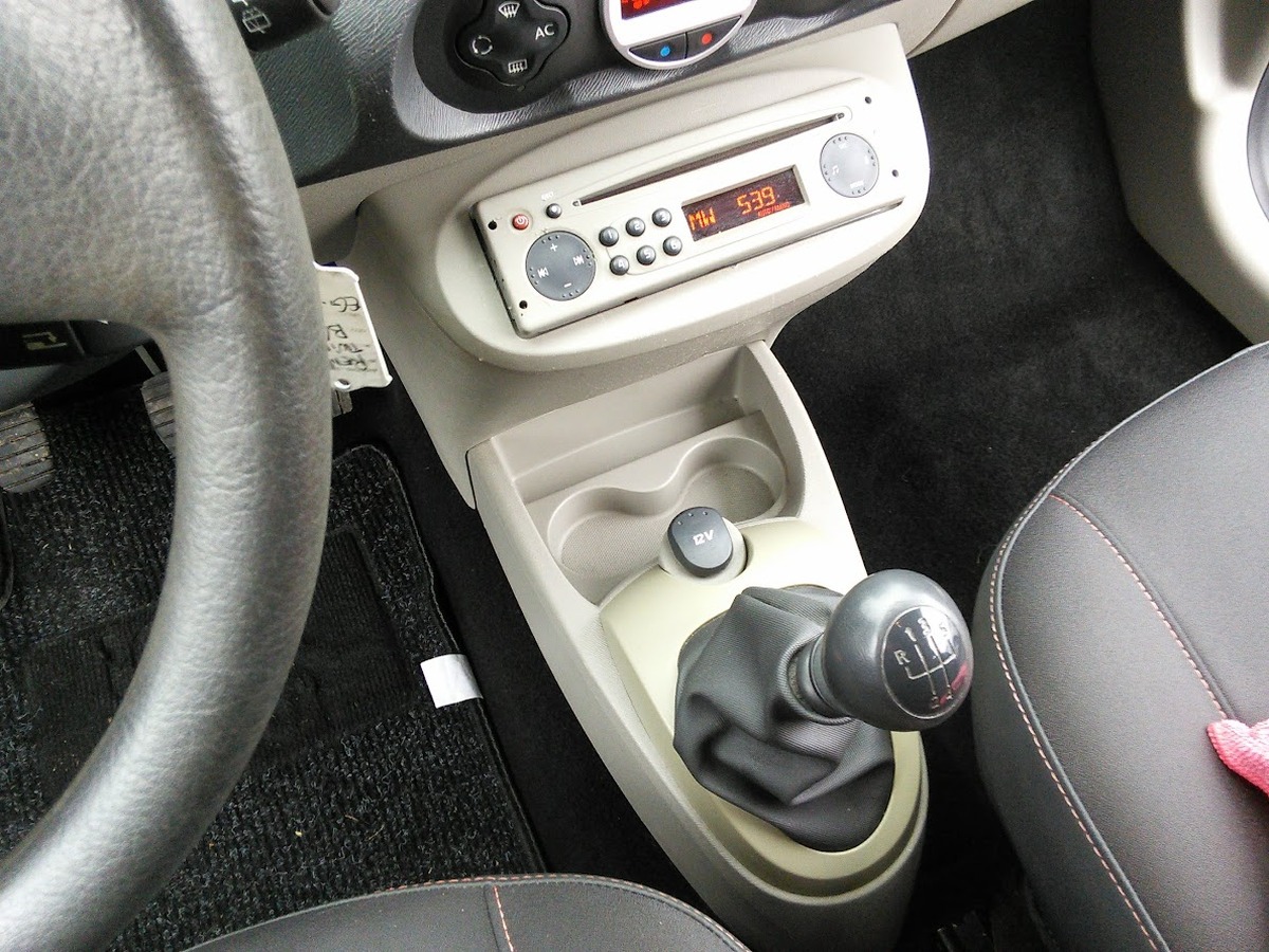 RENAULT Twingo 1.2 75 Dynamique CLIMATISATION - GARANTIE MECANIQUE - FAIBLE Km