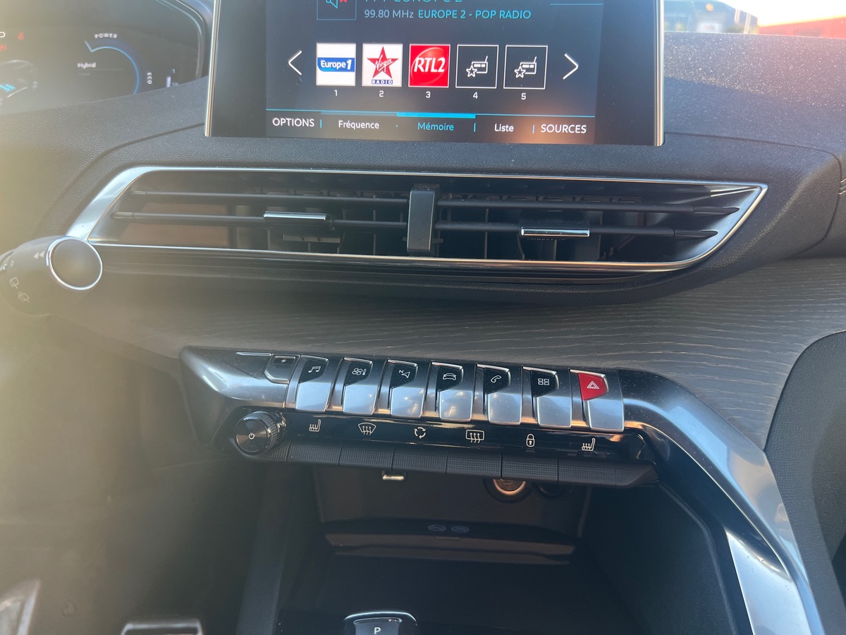 Peugeot 3008 HYbrid4 300cv GT EAT8, SUIVI COMPLET PEUGEOT, TOIT OUVRANT, SIEGES CHAUFFANTS/ MASSANTS