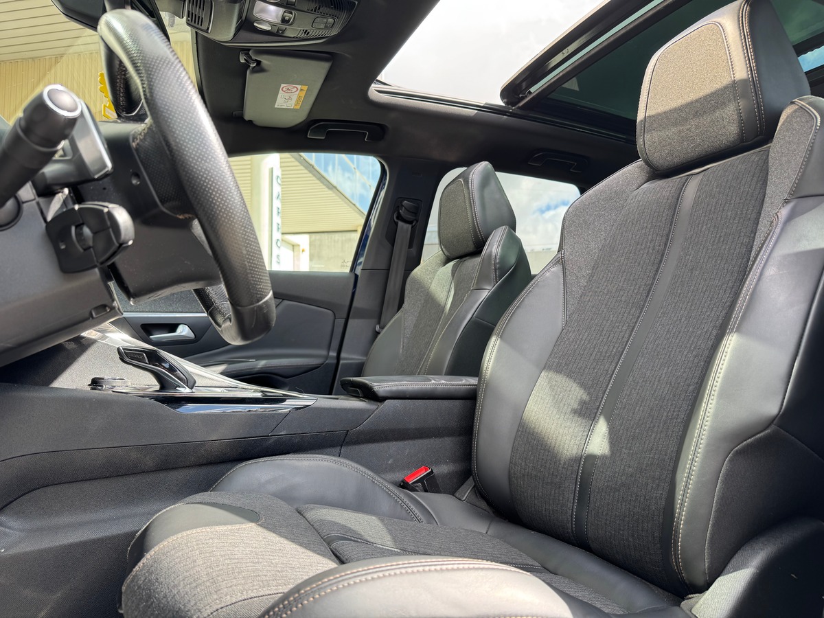 Peugeot 3008 GT LINE Phase 2 1.6 BlueHDi EAT6 120 cv Boîte auto - Toit Ouvrant
