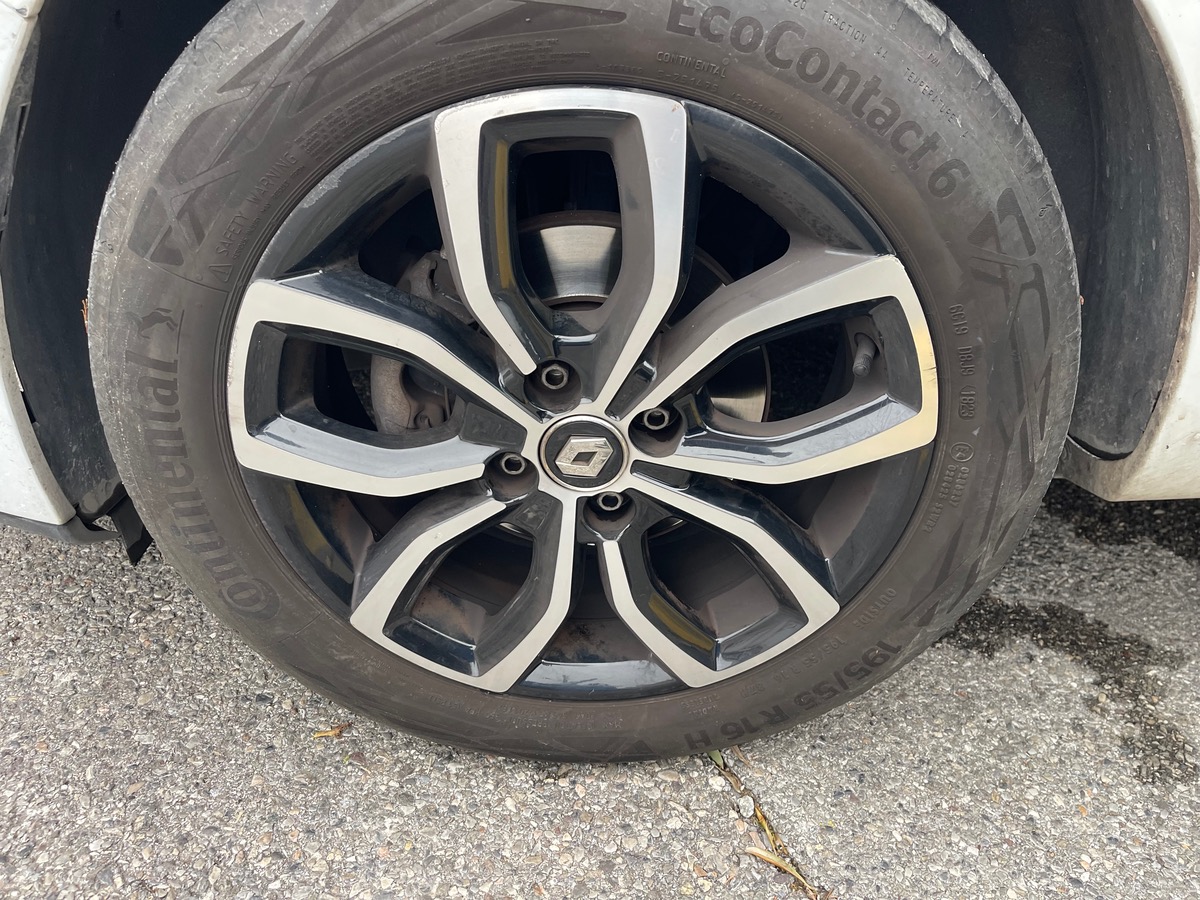 RENAULT Clio TCE 75 CV / Limited / Jantes / 1er Main / Km réel / GPS