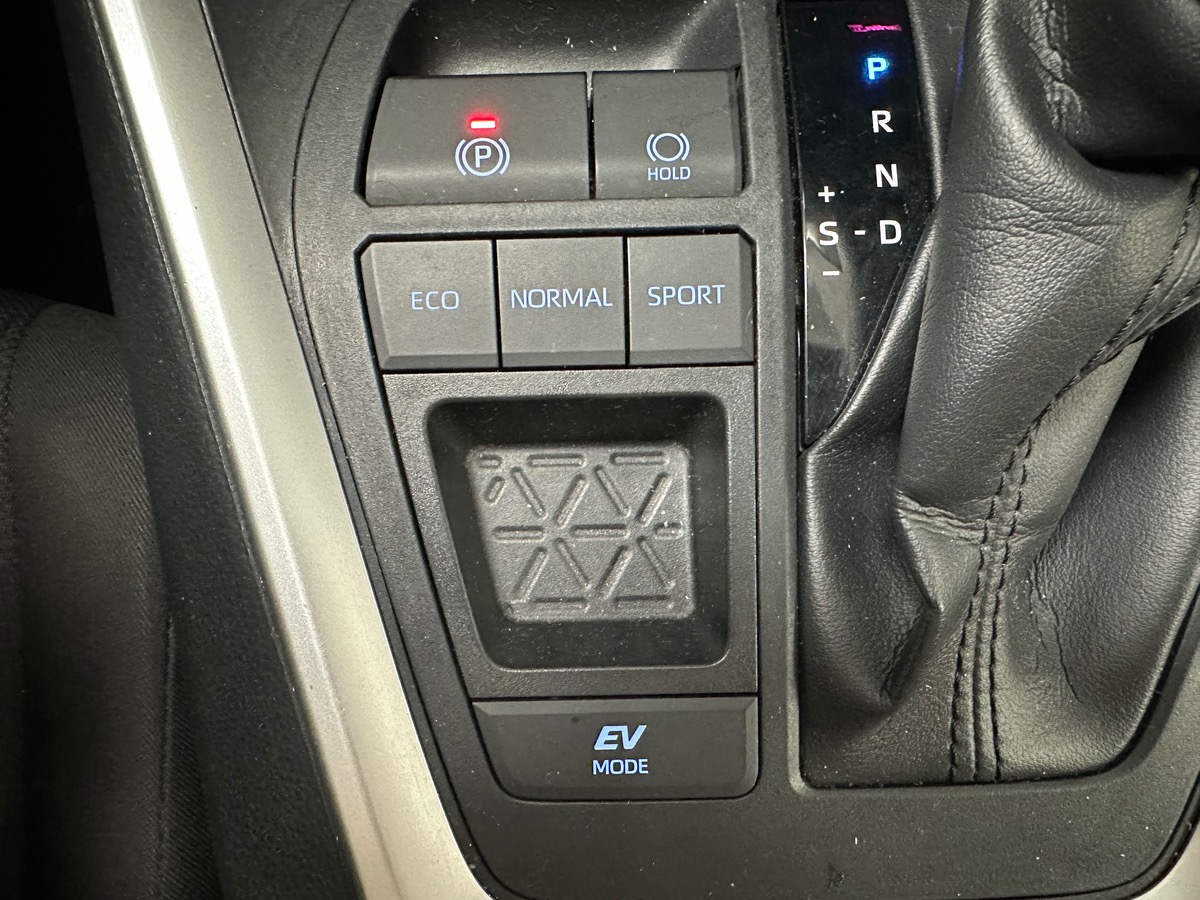 Toyota RAV4 2.5 218 HYBRIDE DYNAMIC 2WD PACK DEMO DESIGN / ATTELAGE AMOVIBLE / CARPLAY