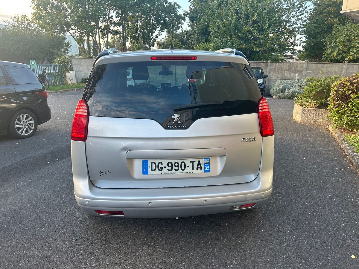 Peugeot 5008 1.6 HDI 115 CV 7 place allure 4X sans frait