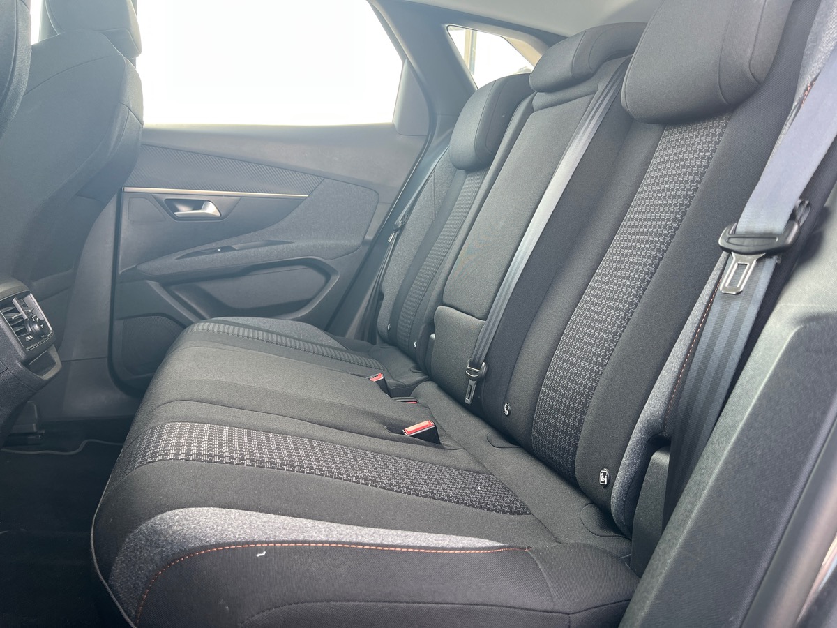 Peugeot 3008 130 ch | ACTIVE BUSINESS | EAT8 | Garantie jusqu'au 16/05/2026 | Caméra de recul