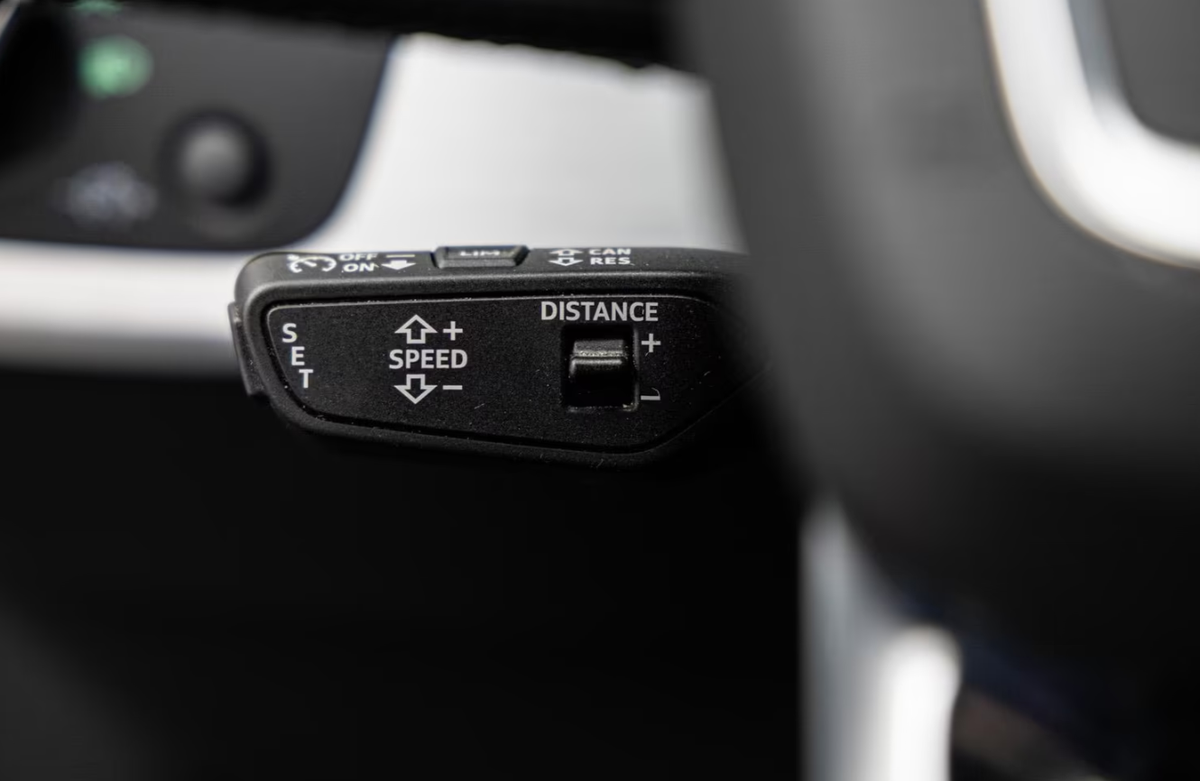 Audi A4 Avant V 45 TFSI 265ch S line quattro S tronic 7 Bang&Olufsen Pack compétition Caméra 360