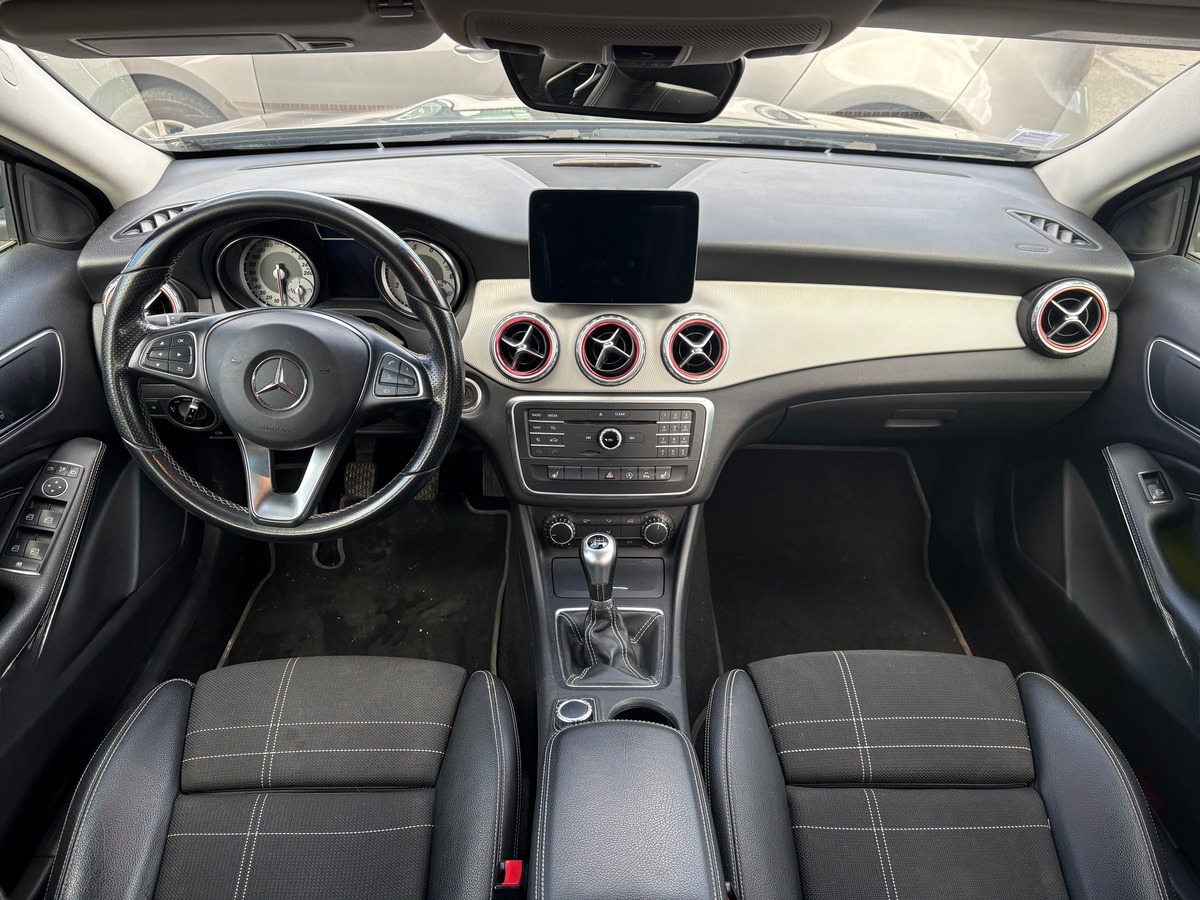 Mercedes Benz GLA 200 SENSATION 156CH