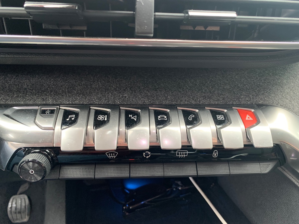 Peugeot 3008 130 ch | Allure business | Mirror link | Caméra recul | Coffre assisté électriquement