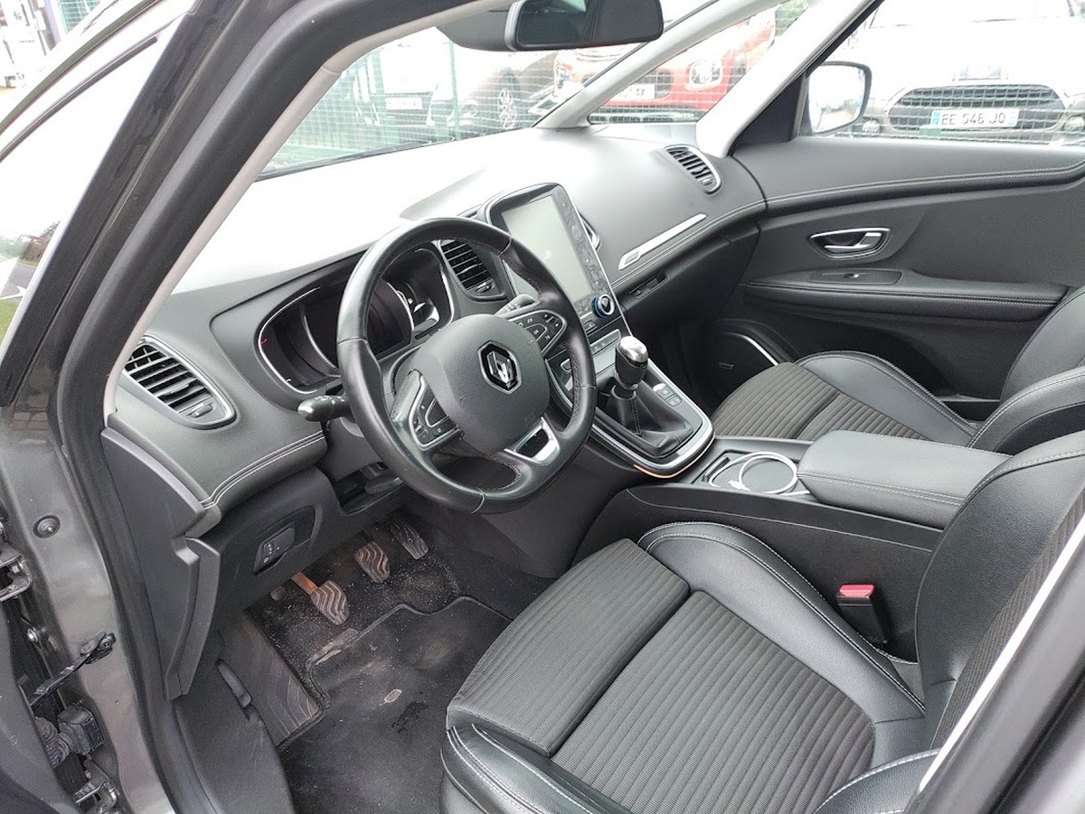 RENAULT Grand Scenic IV 1.7 Blue dCi 150 Business Intens 7 PLACES