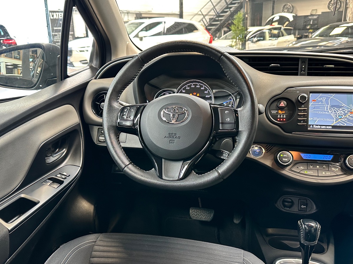 Toyota Yaris III (2) Hybrid 100H Dynamic 5P BVA a