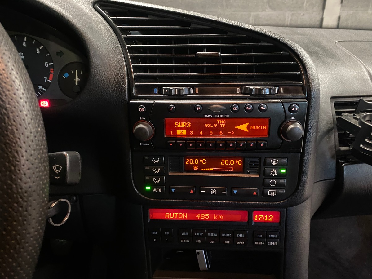 Bmw Série 3 E36 328i Berline Pack M individuel 193cv Toit Ouvrant