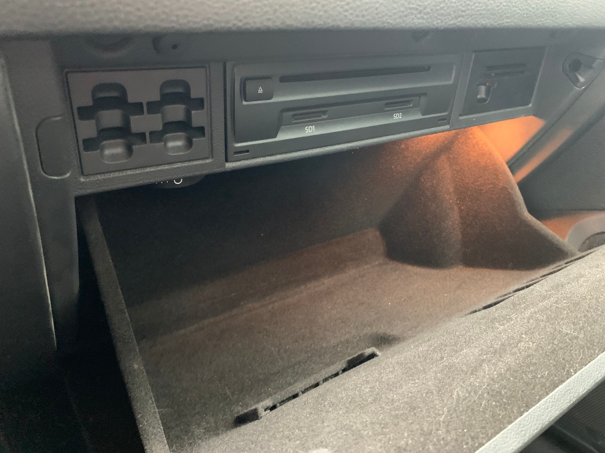 Volkswagen Golf 125 | Sound | Caméra recul | Régulateur | GPS | Apple car play | Attelage amovible