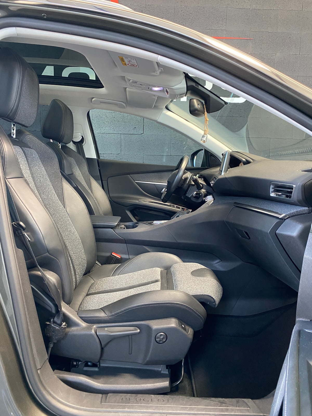 Peugeot 5008 2.0 HDi 180 ALLURE EAT 8