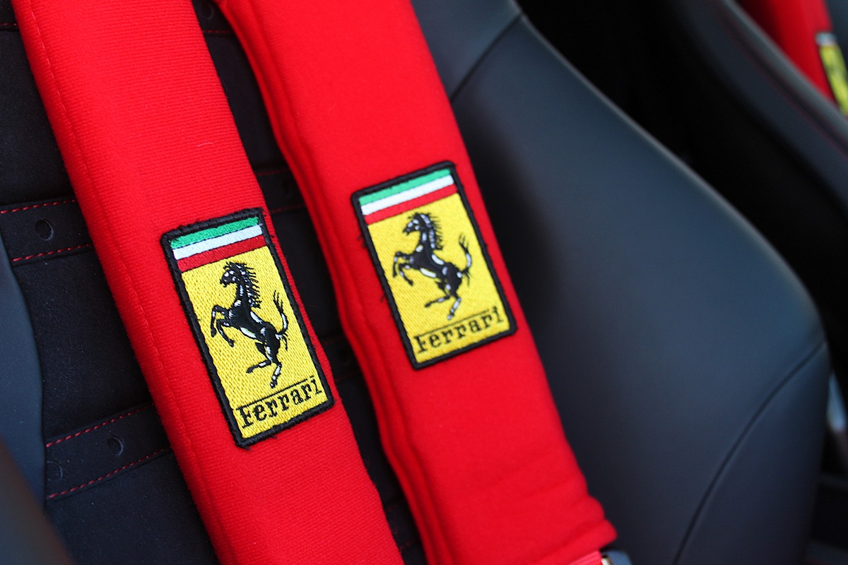 Ferrari F8 Tributo COUPE 3.9 DCT V8 BiTurbo 720 ch 1ère MAIN  ROSSO SCUDERIA - ORIGINE FRANCE