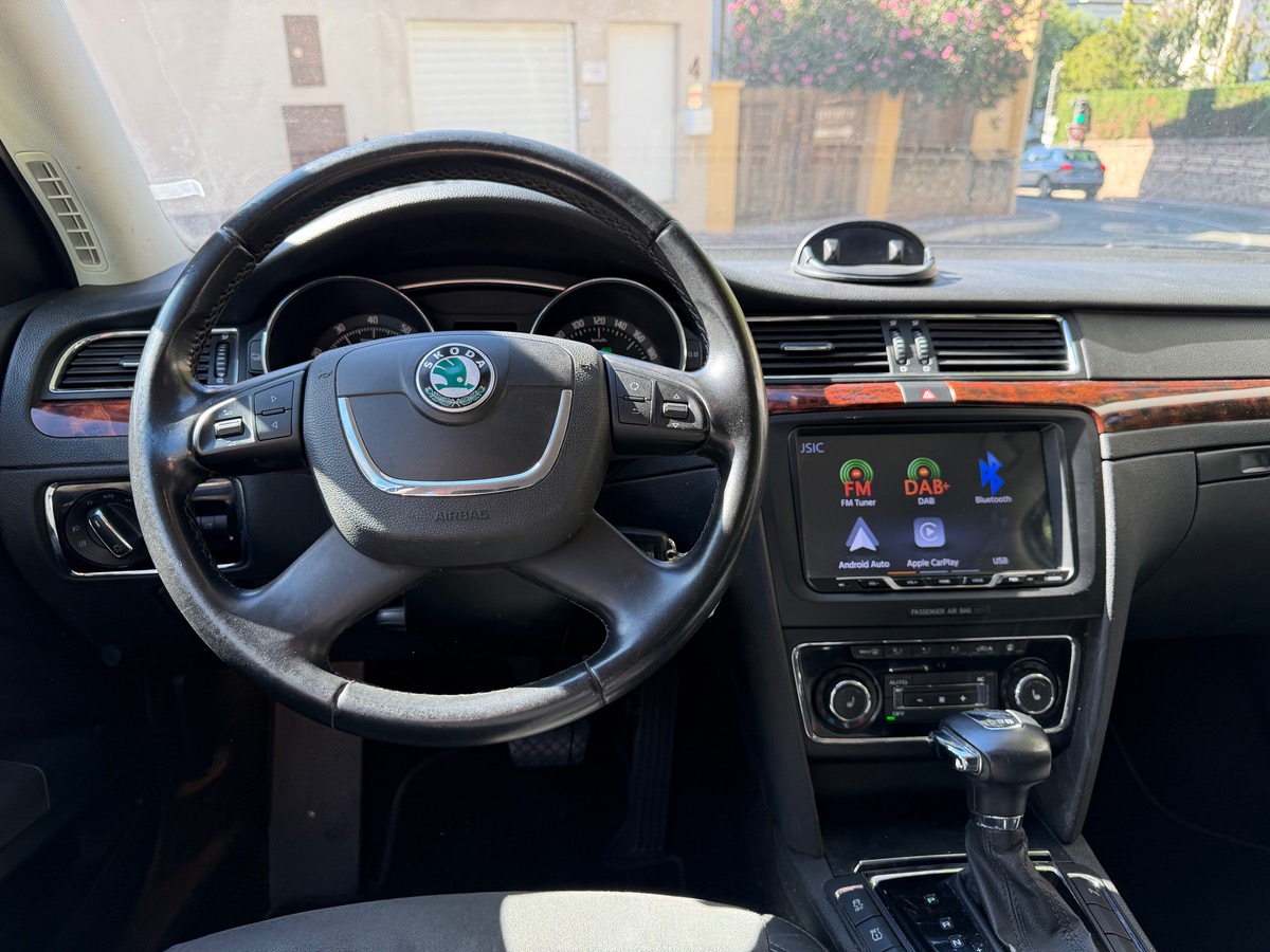 Skoda Superb 1.8 TFSI 160 CV / DSG7 / CarPlay / Elegance / Cuir Alcantara