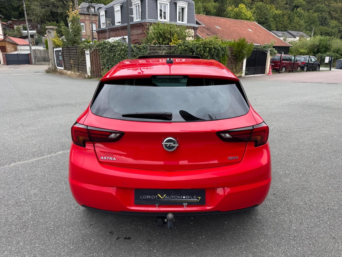 Opel Astra 1.6 CDTI 135 Dynamic- Crochet d'attelage- Toit ouvrant- Révisé - Garantie