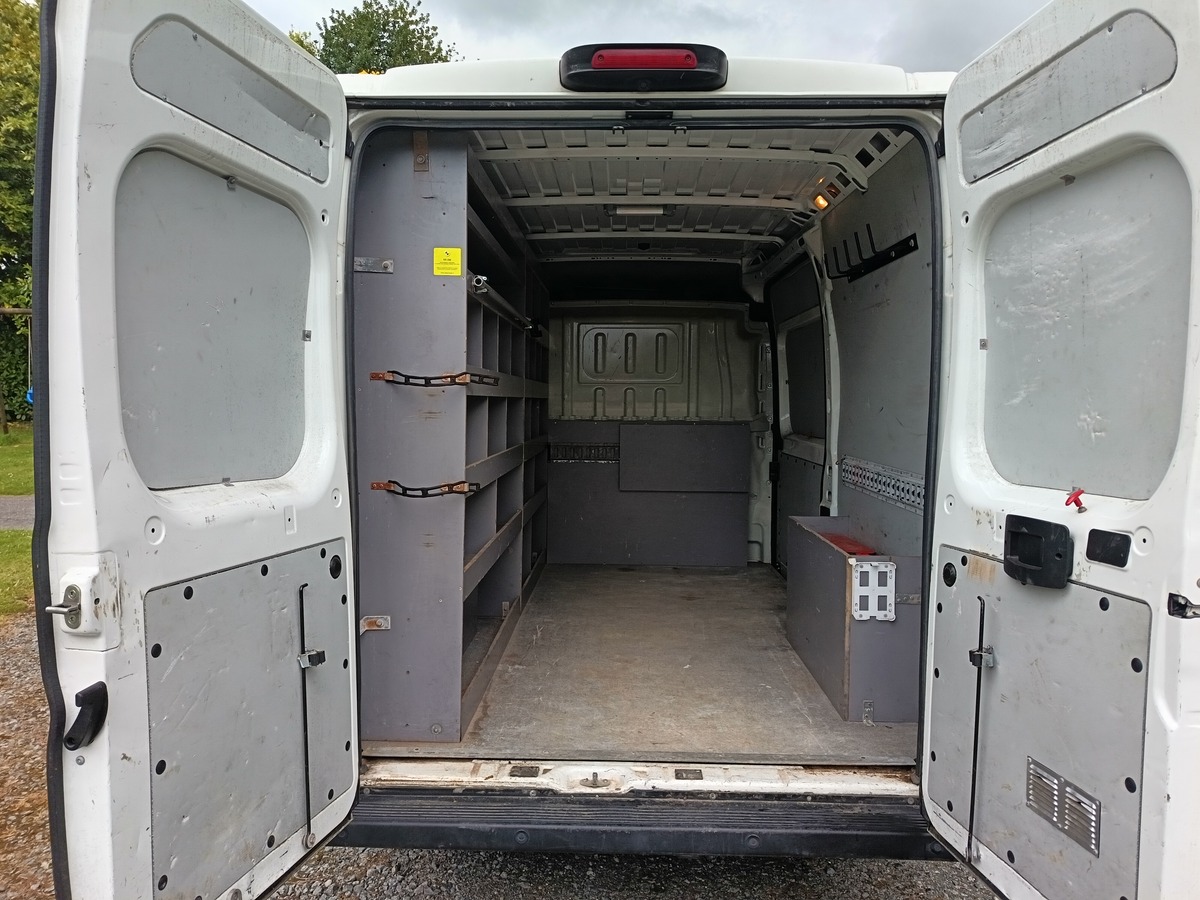 Peugeot Boxer L2H2 2.2 BLUEHDI 120 CH PREMIUM GTIE 6 MOIS