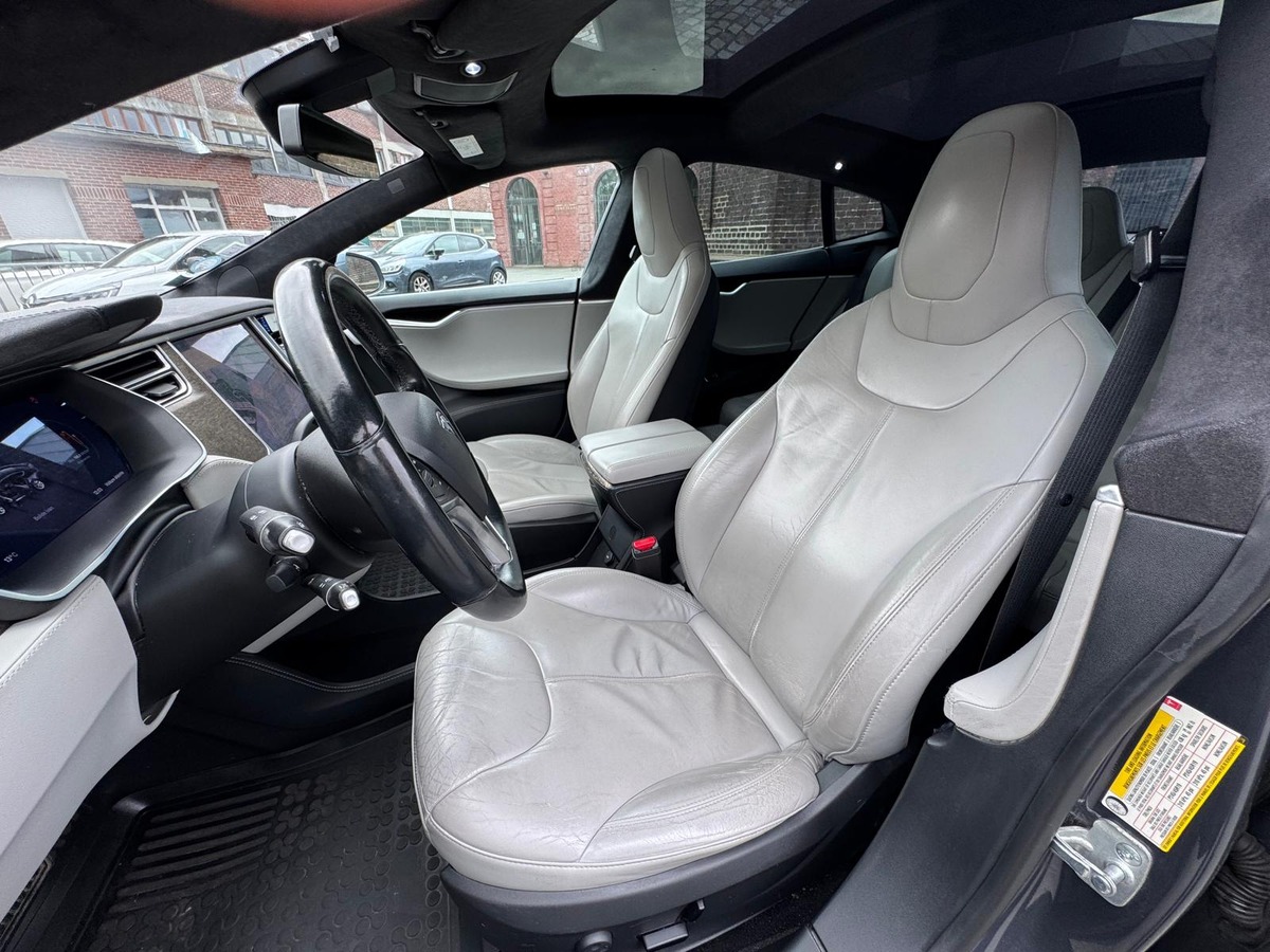 Tesla Model S 85 367CV 7 places - Recharge gratuite à vie