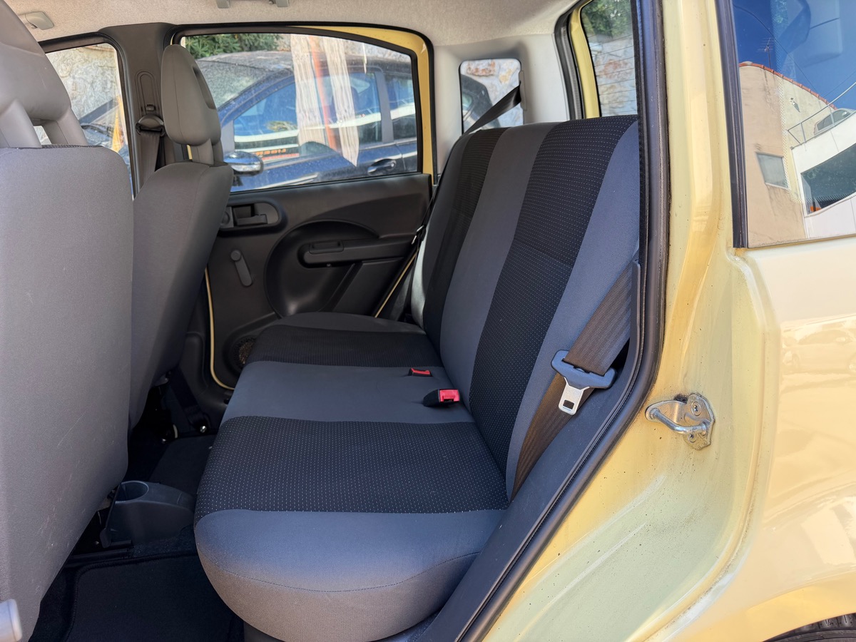 Fiat Panda 1.2 69 CV / 1 er Main / Km Réel / 5 Portes