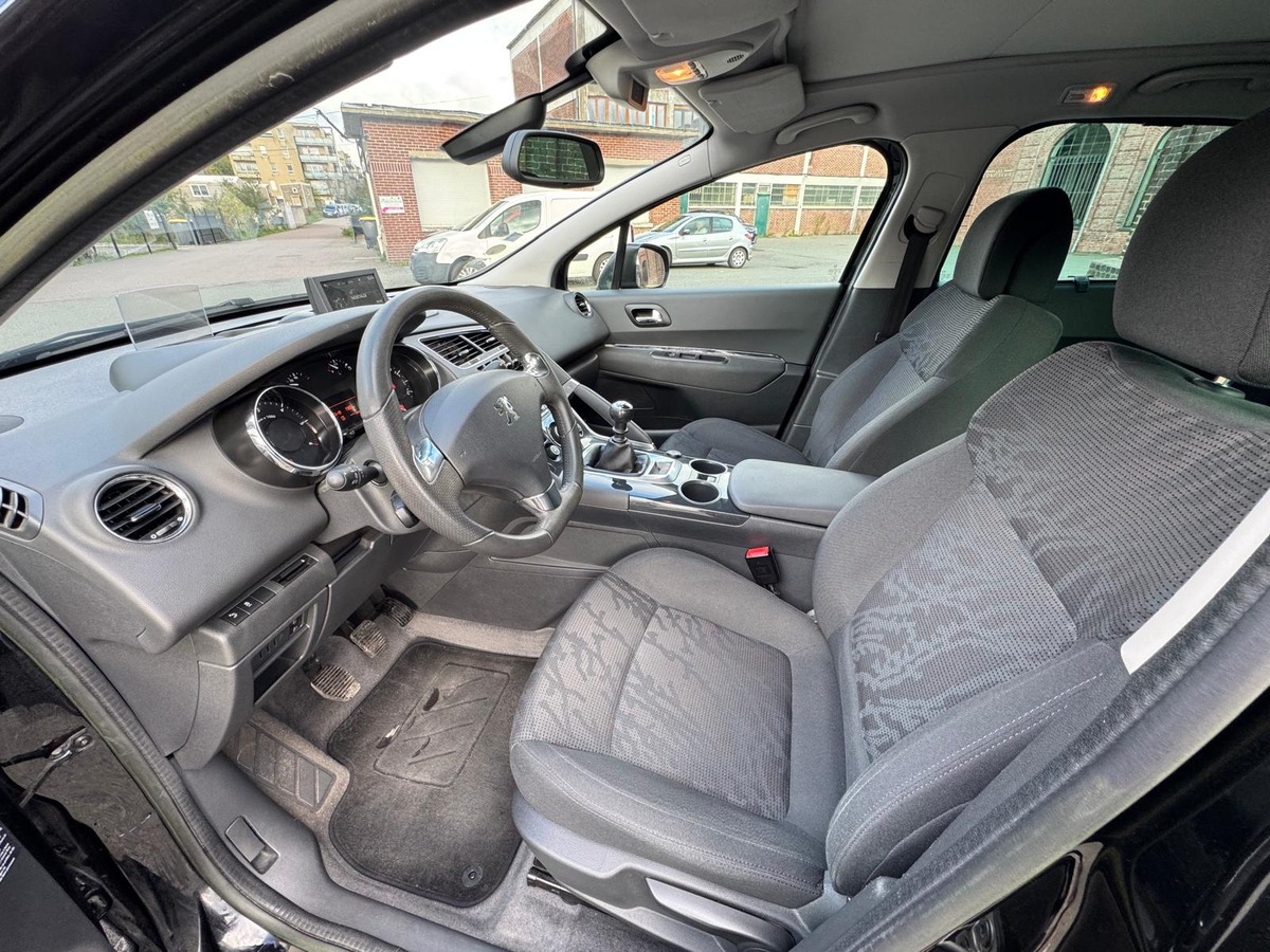 Peugeot 3008 1.6 HDi 115cv Allure - Attelage - Garantie