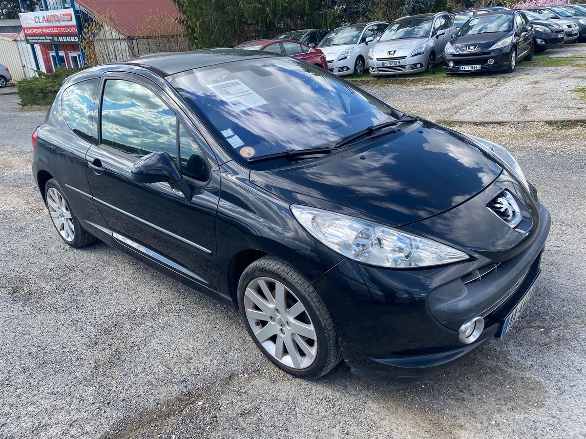 Peugeot 207 1.6 hdi 110cv feline 1ere main faible kilomètre 