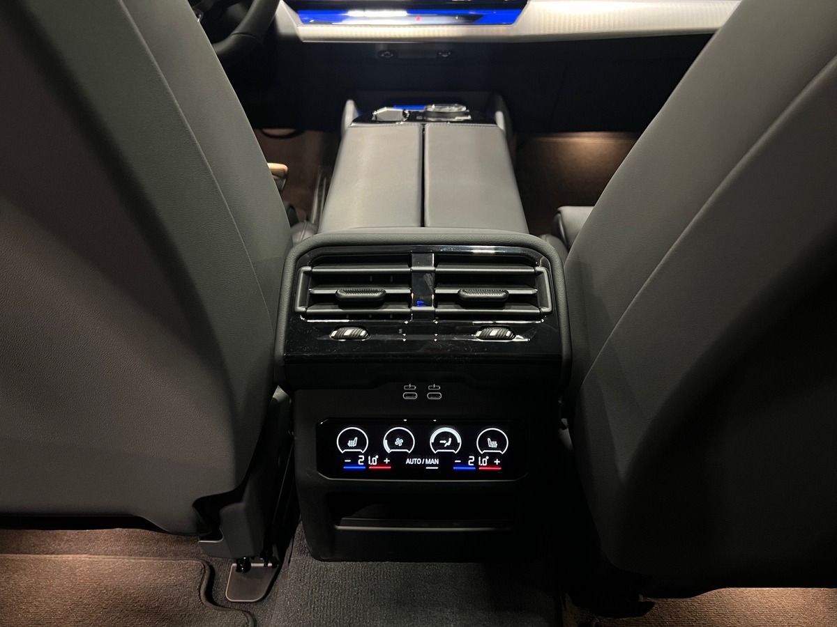 Bmw i5 M60 XDRIVE40 601 BERLINE - 990KM NEUVE / TVA RECUPERABLE g
