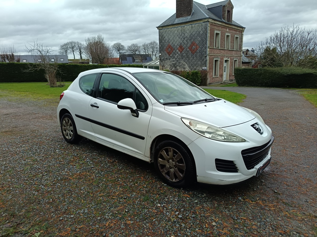 Peugeot 208 1.6l hdi 70 ch 2 places Vendu en l'état roulant