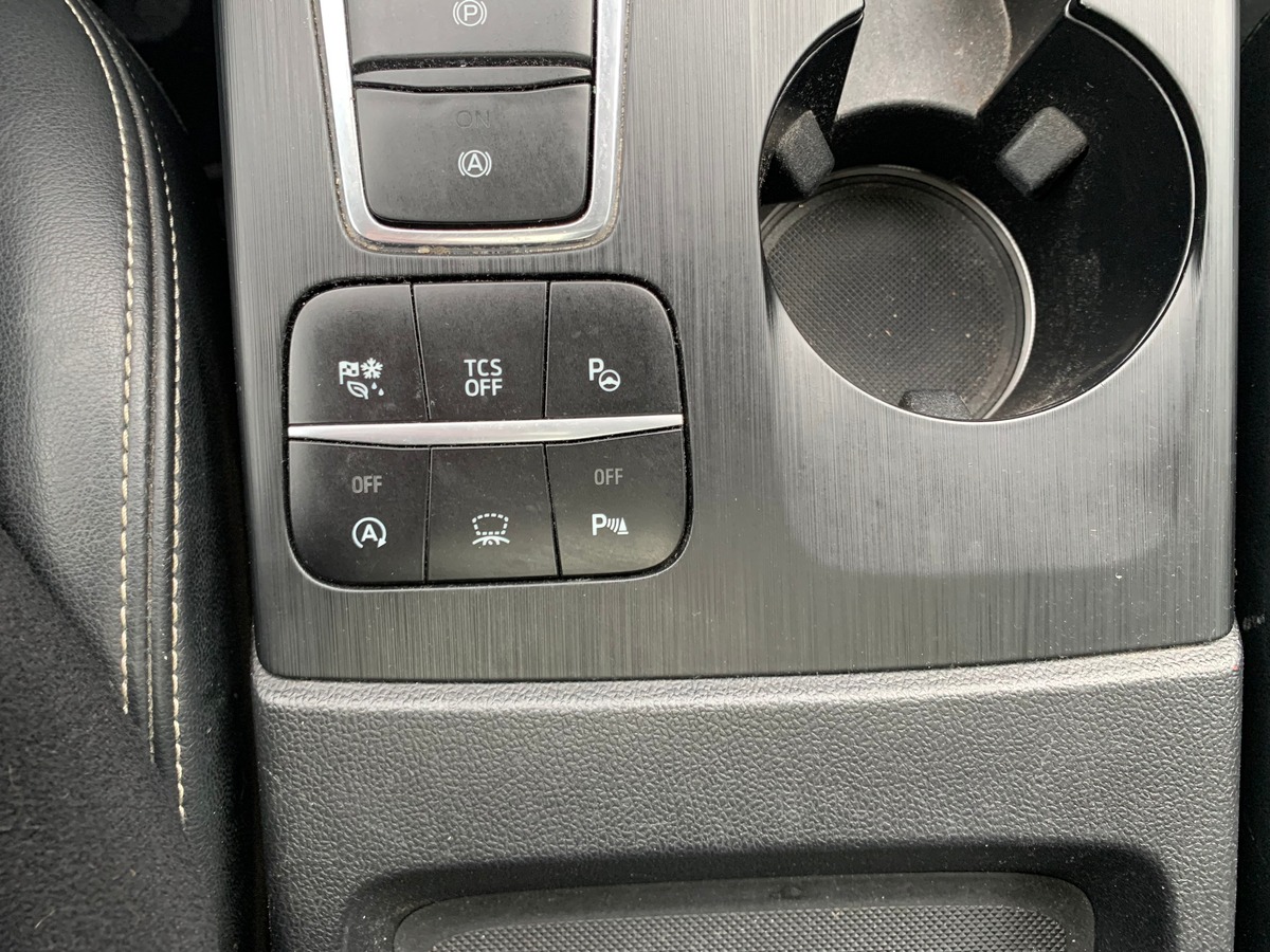 Ford FOCUS SW 120 ch | Vignale | Toit ouvrant panoramique | Apple car play Android auto | Attelage