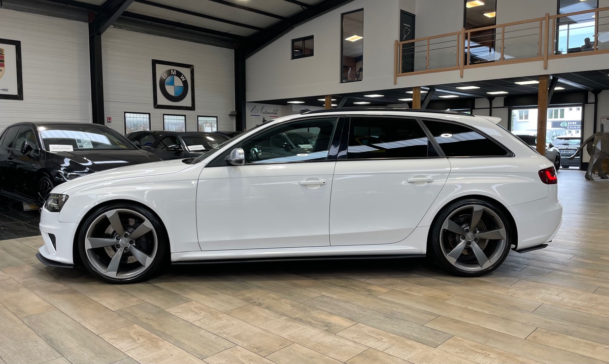Audi RS4 AVANT V8 4.2 FSi 450 S-TRONIC7 - TOIT OUVRANT / LIGNE MILTEK - SUIVI CONSTRUCTEUR