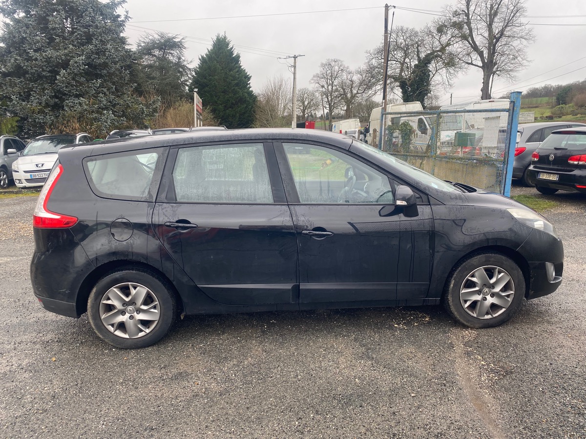 RENAULT Grand Scenic 1.5 dci 110cv 7 places 4990eu