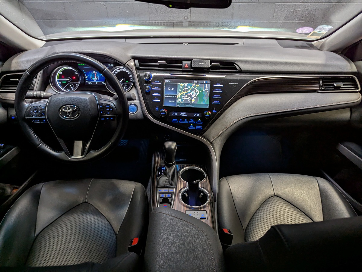 Toyota Camry 2.5 218h Design