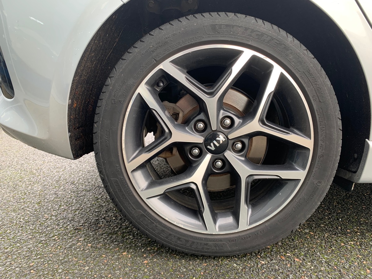 Kia Ceed 136 ch | GT LINE | Caméra Recul | GPS | Régulateur vitesse | Palettes vitesses au Volant