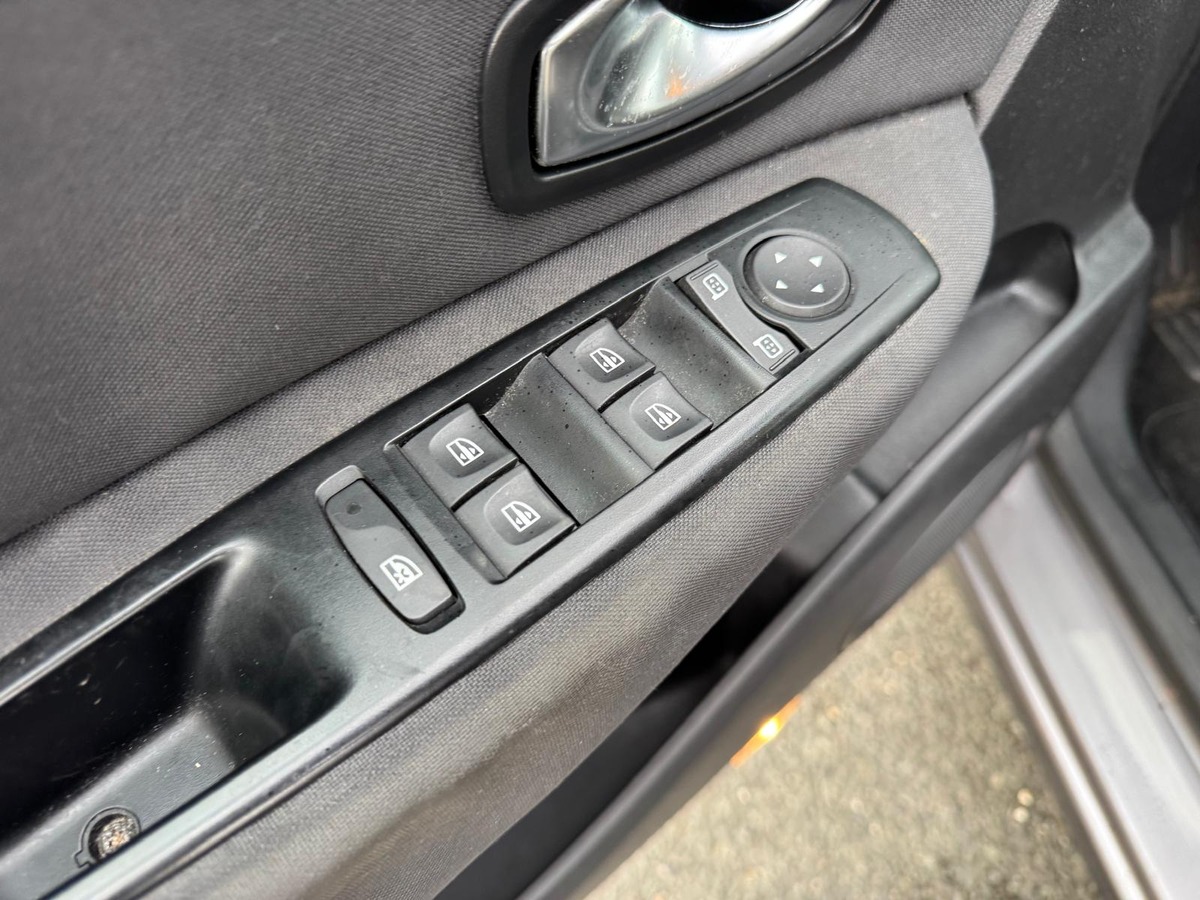 RENAULT Scenic III 1.5 dCi 110 15th - GPS - Distribution neuve - Garantie